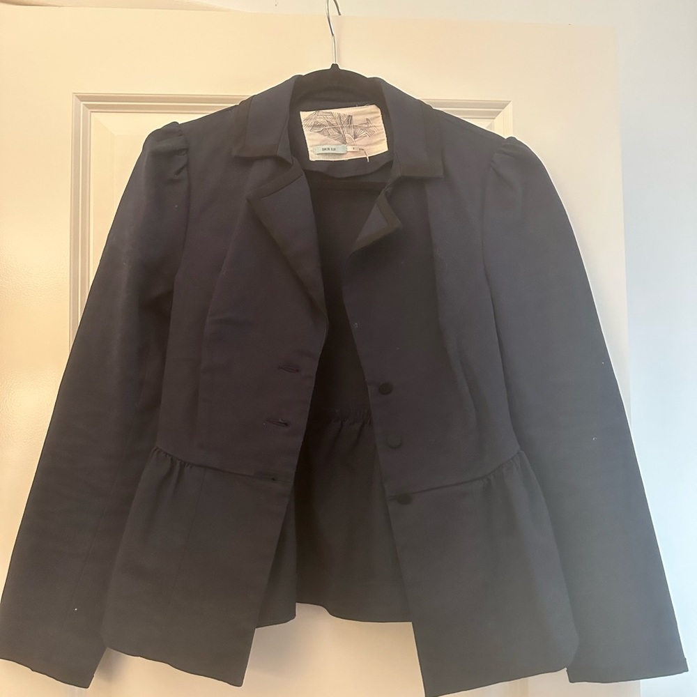 Never Worn, Kimchi Blue blazer. Navy w/black trim. Classic fit/flare blazer